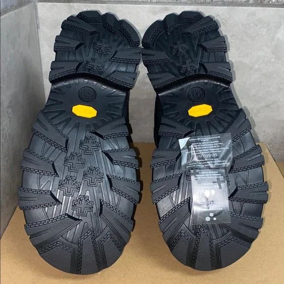 UGG ADIRONDACK MERIDIAN HIKER - Picture 4 of 5